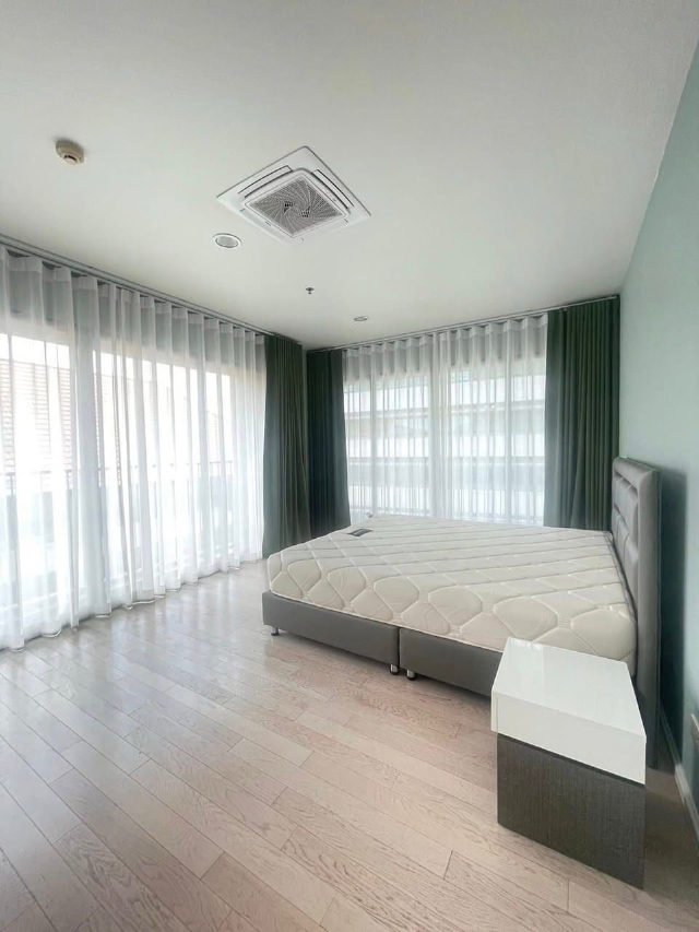 Noble Solo Thonglor — photo de l’annonce Find Easy